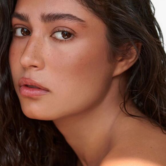 Haus Labs Power Sculpt Velvet Bronzer
Amber horizon